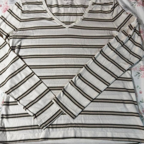 Banana Republic Tops - Banana Republic Timeless Tee Women's Small White Black Stripe Long Sleeve Top